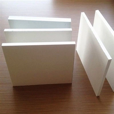 Baltas 10 mm PVC putu loksnes